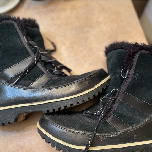Sorel Shoes - Sorel black Women’s boot size 10 used